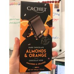 Шоколад чорний з мигдалем та цедрою апельсина