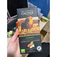 Шоколад з мигдалем